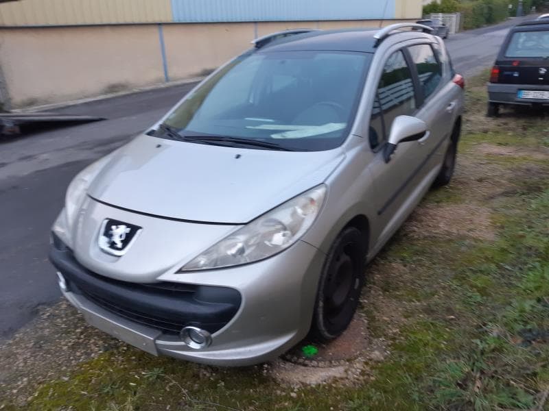 Verin de coffre Peugeot 207 · photo 1