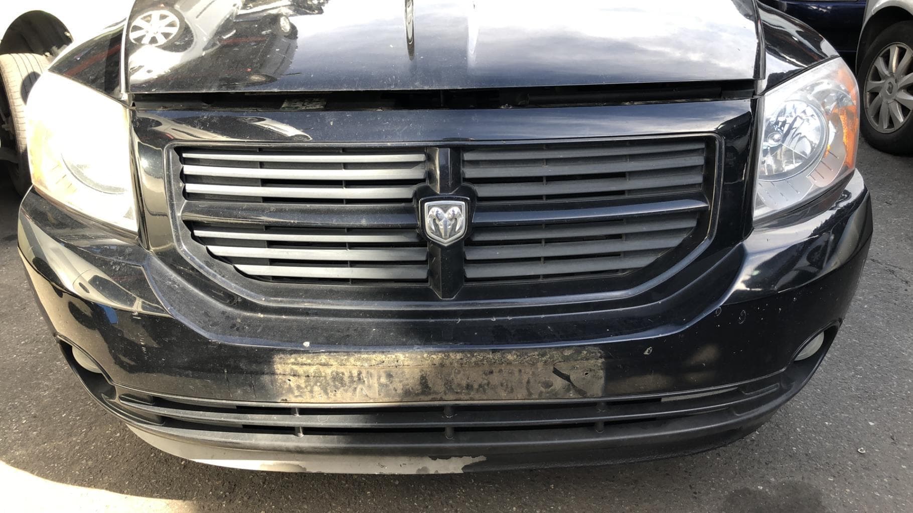 Calandre Dodge Caliber · photo 1