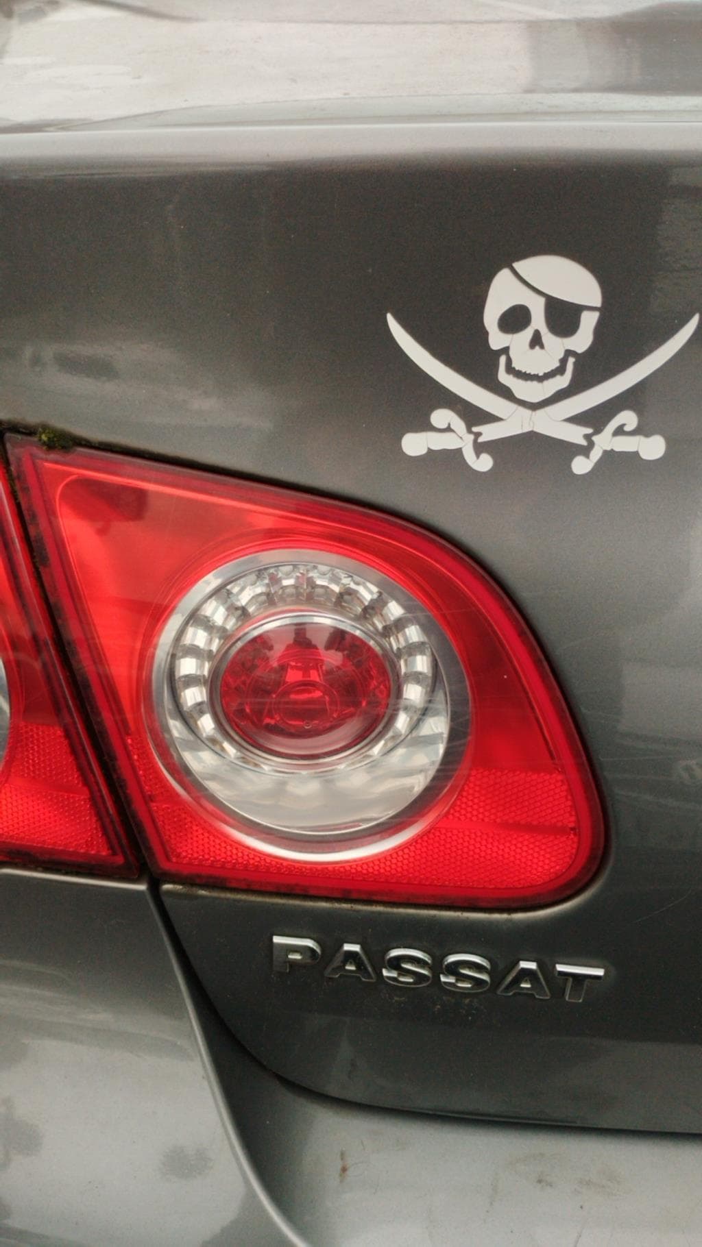 Feu arriere secondaire gauche (feux) Volkswagen Passat 5 · photo 1