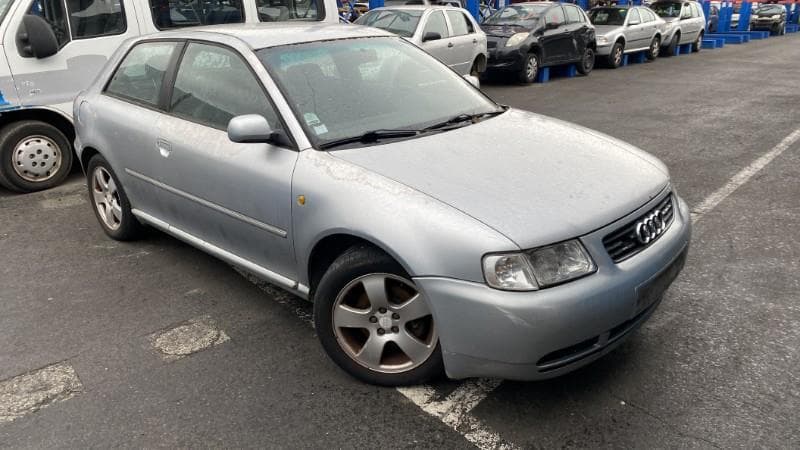 Platine feu arriere droit Audi A3 · photo 1
