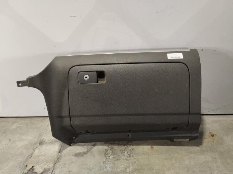 Boite a gants Volkswagen Scirocco 3 · photo 1