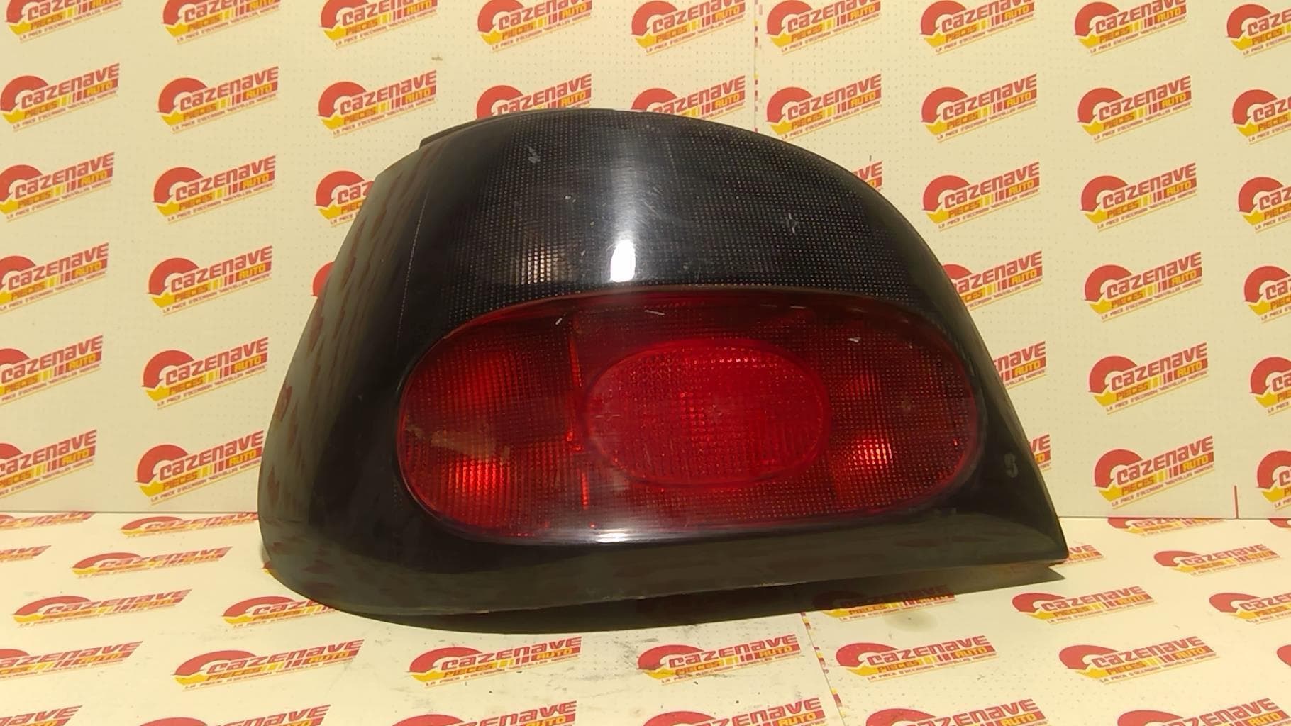 Feu arriere principal gauche (feux) Renault Megane 1 · photo 1