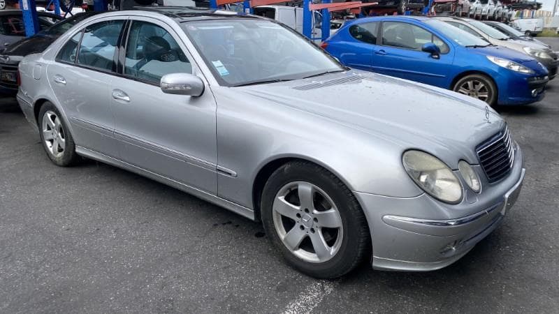 Leve vitre electrique avant droit Mercedes Classe E 211 · photo 1