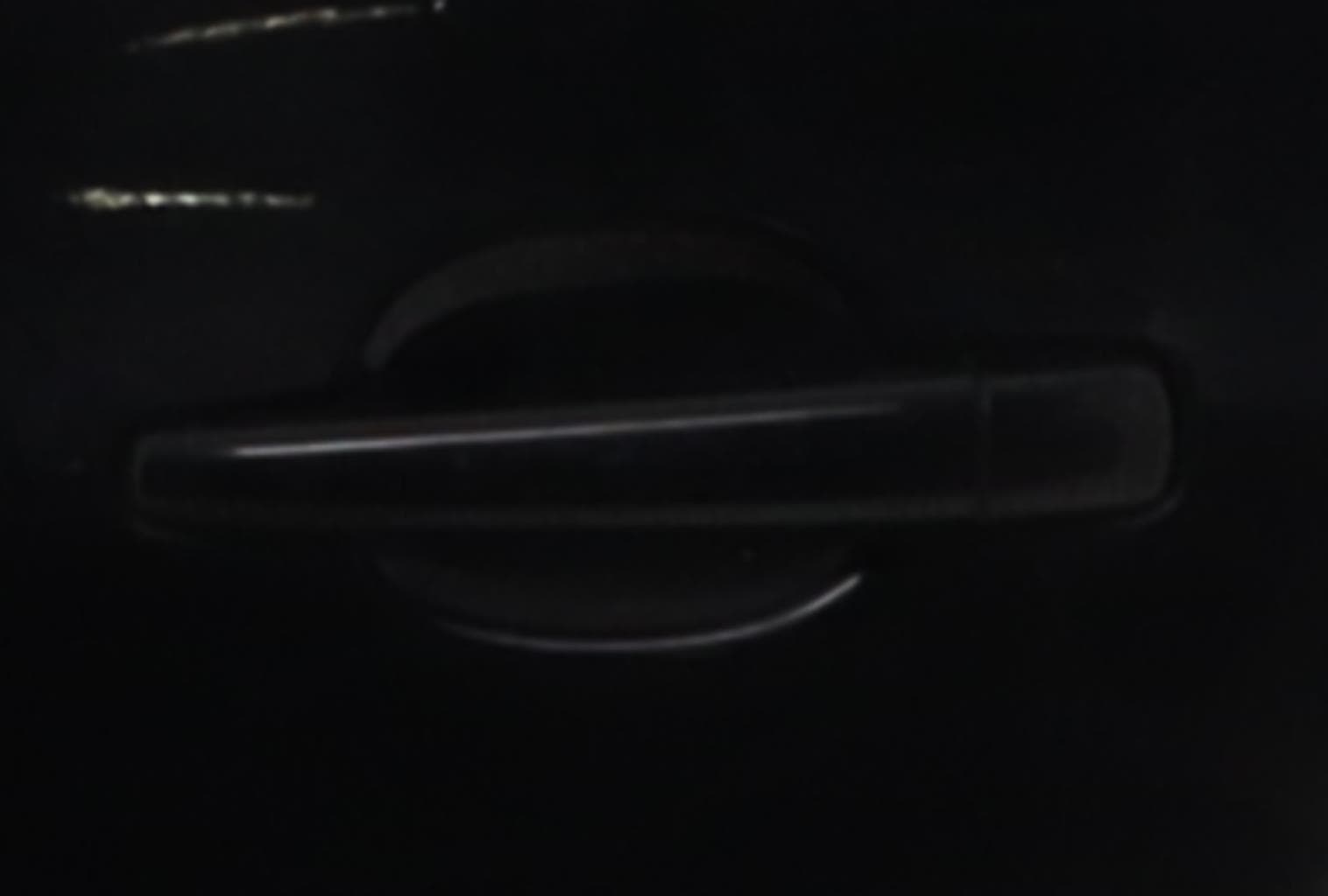 Poignee porte arriere gauche Peugeot 5008 1 · photo 1