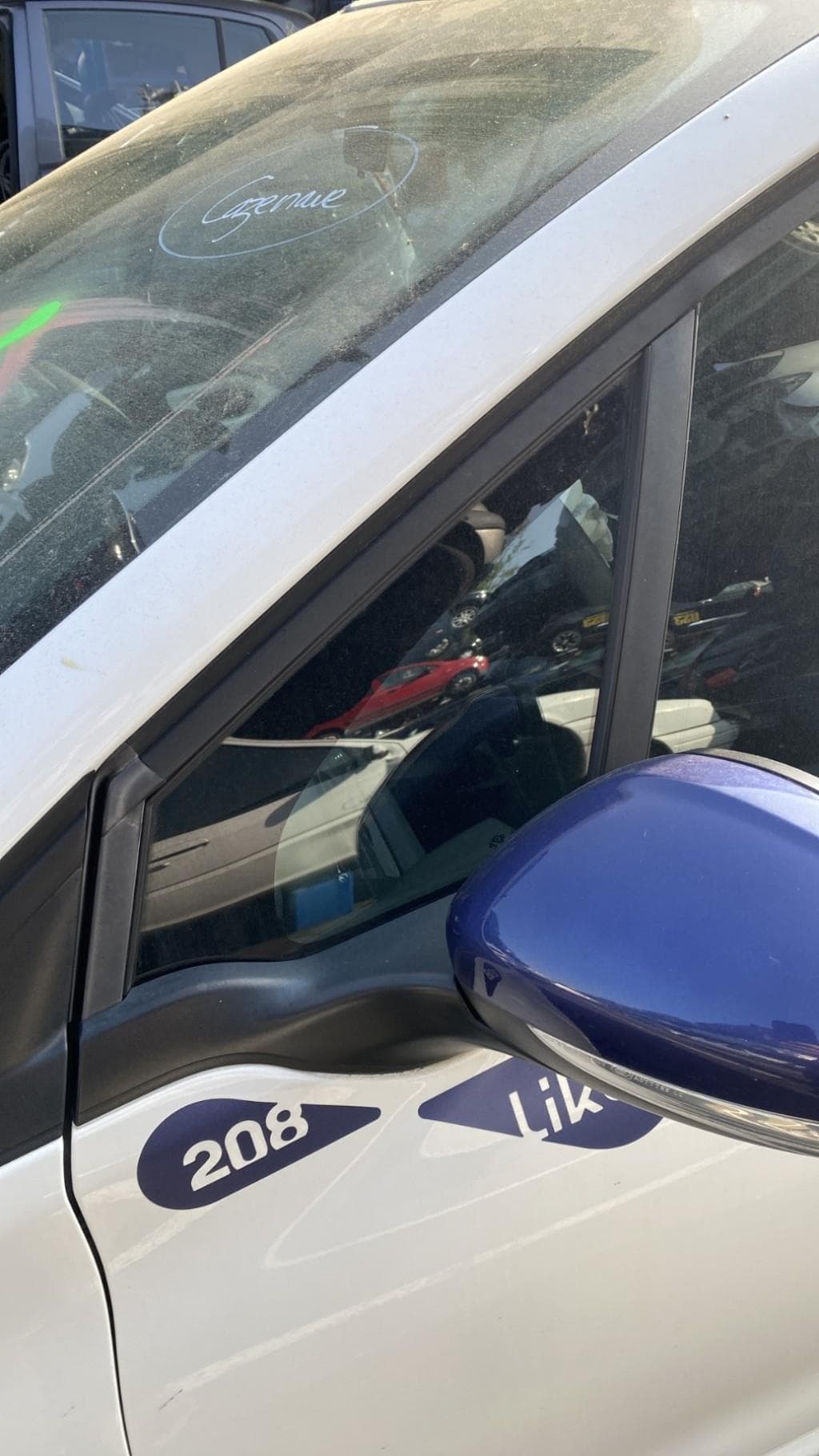 Custode avant gauche (porte) Peugeot 208 1 · photo 1