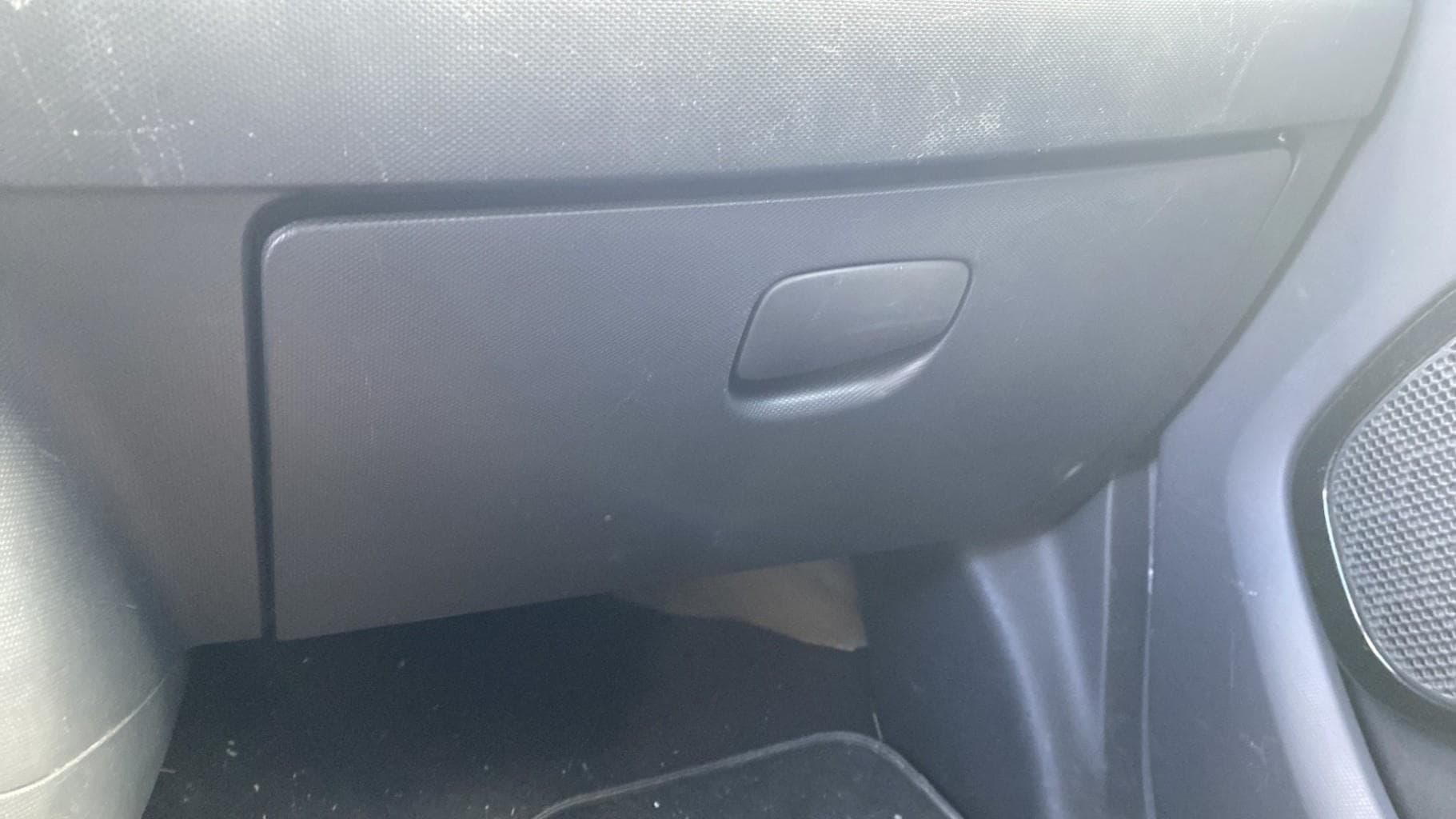 Boite a gants Renault ZOE 1 · photo 1
