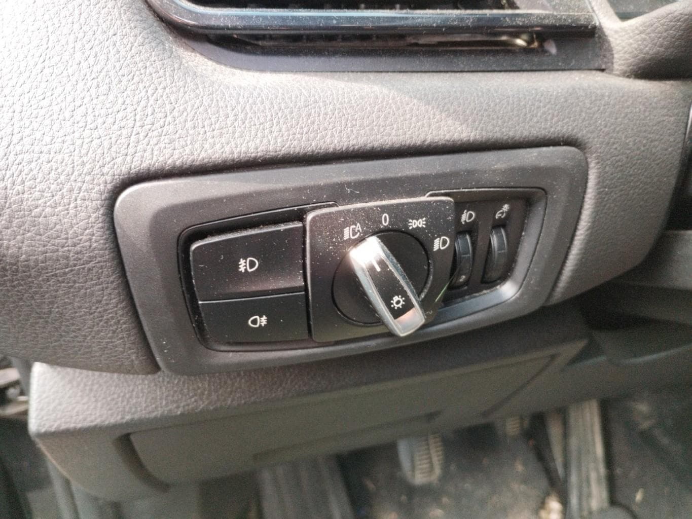Commande de phare BMW Serie 2 F45 Active · photo 1