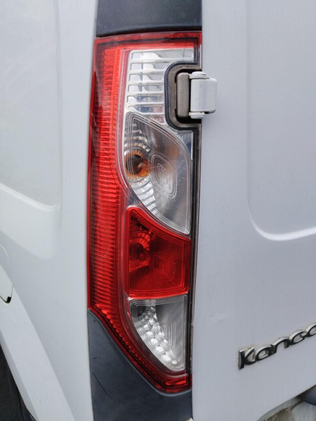 Feu arriere principal gauche (feux) Renault Kangoo 2 · photo 1