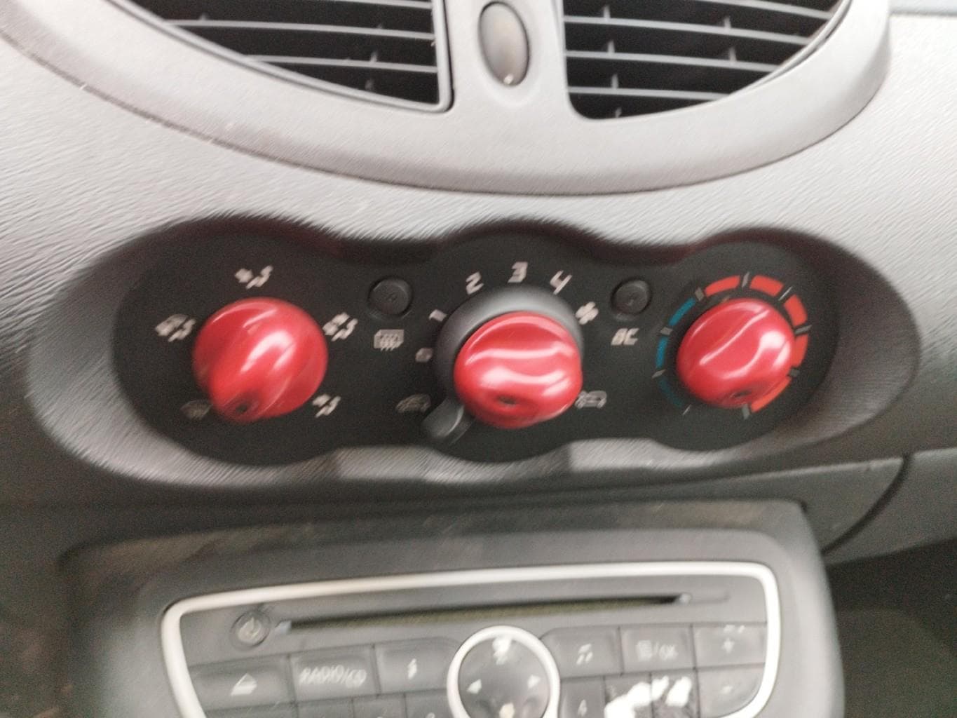 Commande chauffage Renault Twingo 2 · photo 1
