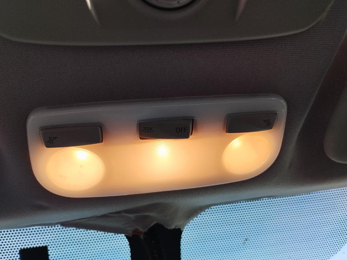 Eclairage de plafonnier Renault Grand Scenic 3 · photo 1