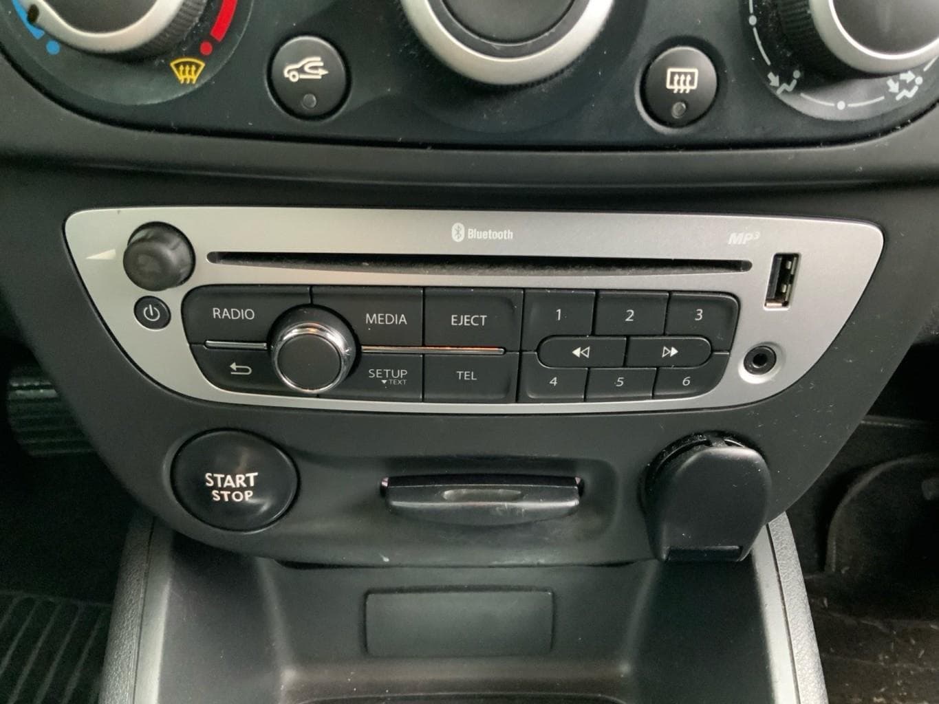 Autoradio d'origine Renault Megane 3 · photo 1