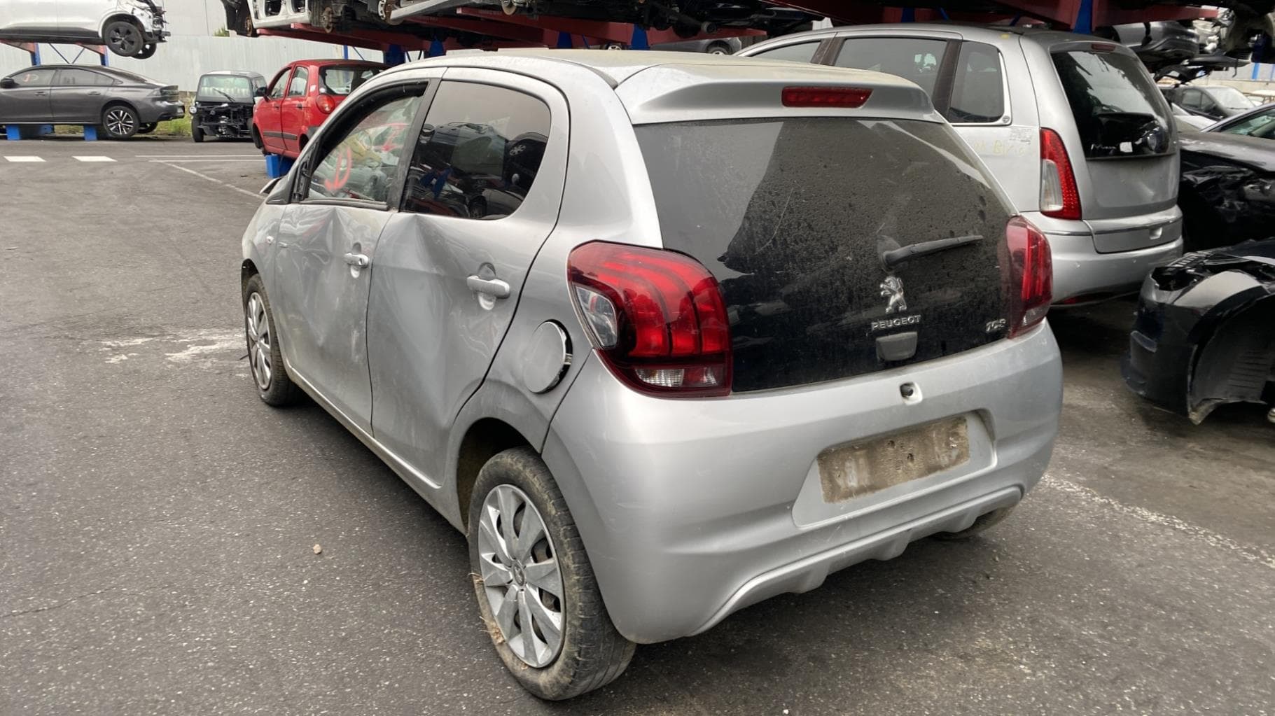 Custode arriere droit Peugeot 108 · photo 1